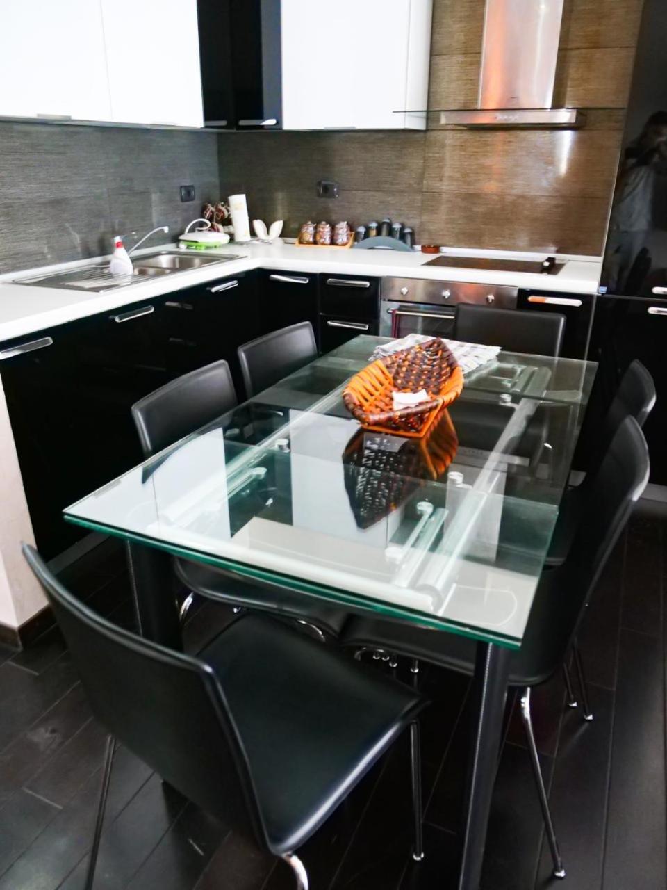 Lux Apartment Vlore Bagian luar foto