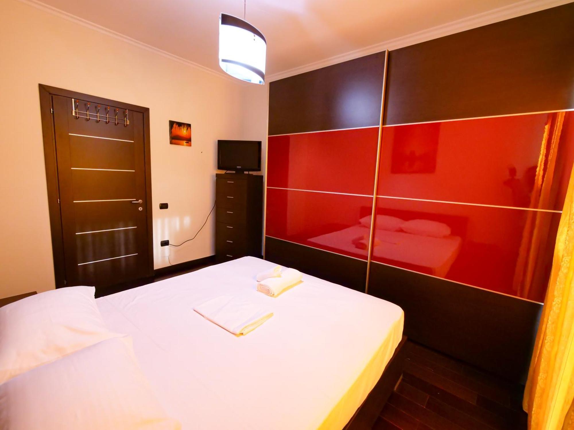 Lux Apartment Vlore Bagian luar foto