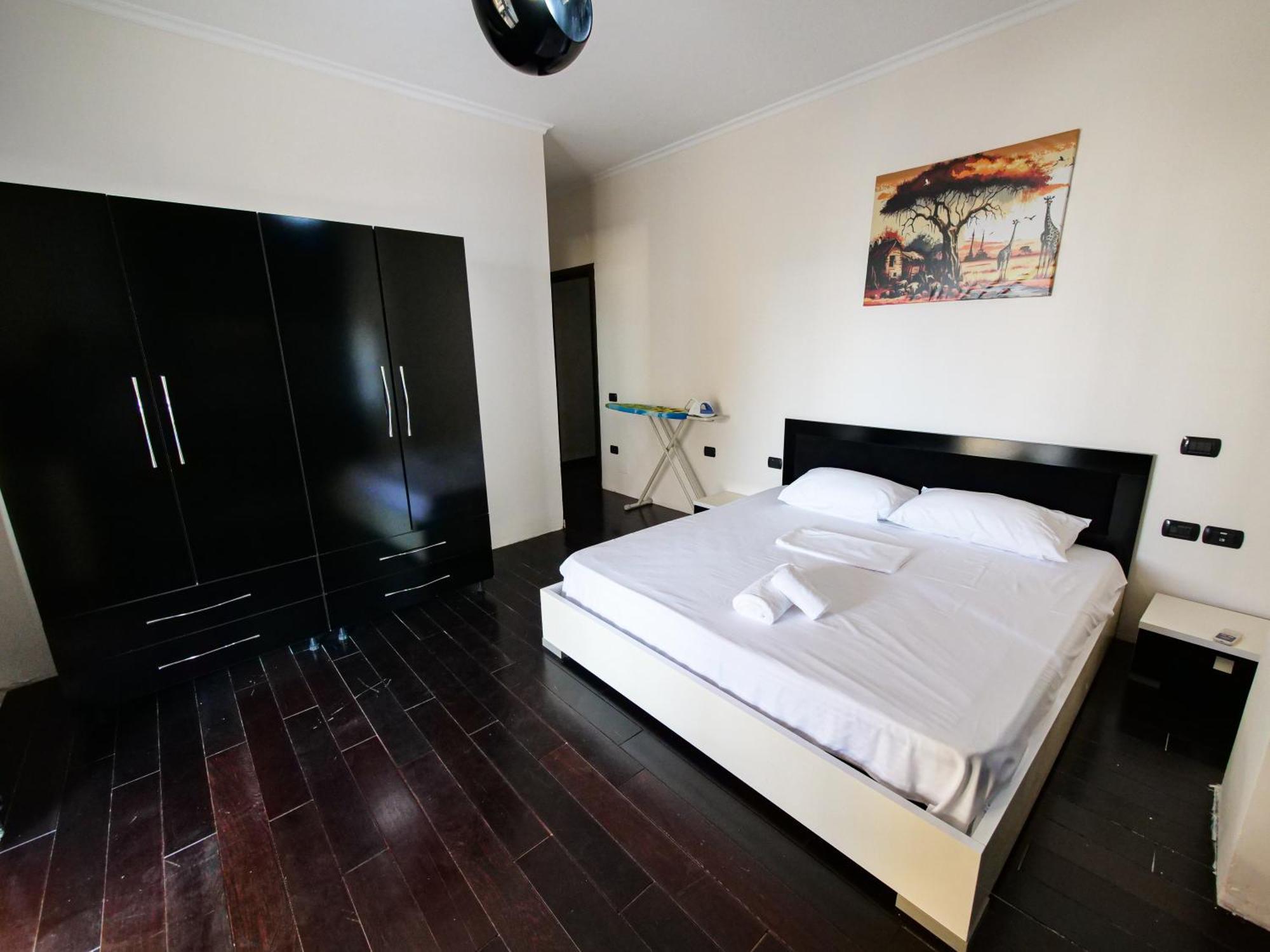 Lux Apartment Vlore Bagian luar foto